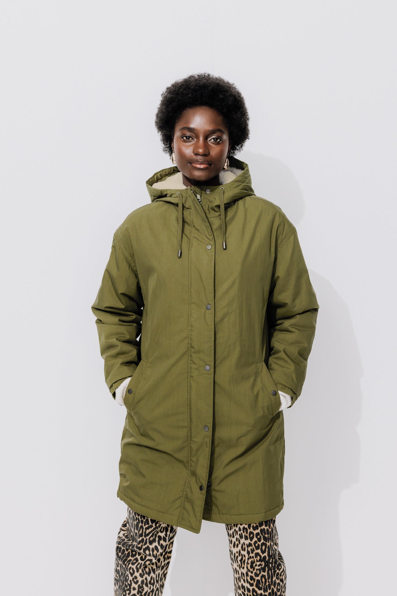 parka-femme-impermeable-avec-capuche-807ctr.jpg
